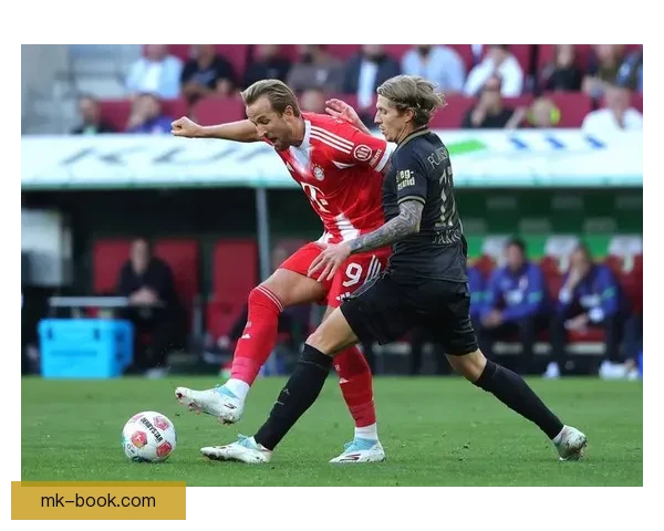 体育精神闪耀赛场奥格斯堡格雷戈里奇主动示意裁判取消犯规赢得尊重 体育精神闪耀赛场奥格斯堡格雷戈里奇主动示意裁判取消犯规赢得尊重