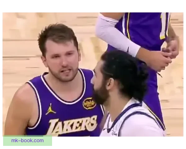 底线不可触碰 追梦发声力挺东契奇保护家人 霍里言论纯属借势炒作